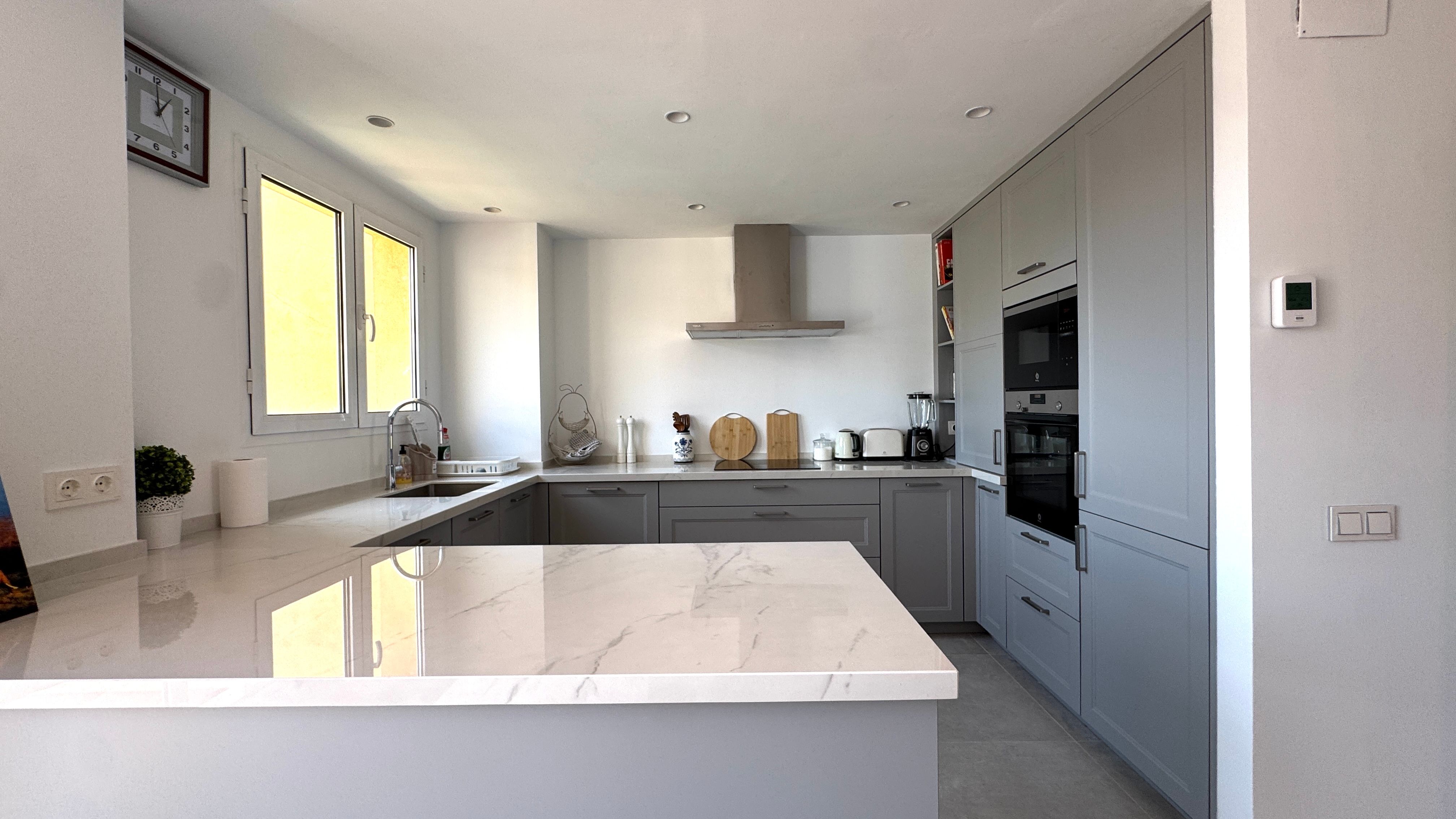 Apartamento en Guadalmarina - Imagen 2